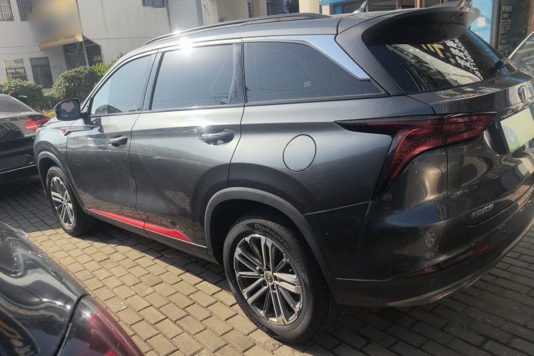 长安CS75 PLUS 2022款 1.5T 自动豪华型车身外观4