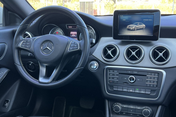 奔驰CLA 2016款 CLA 200 动感型中控内饰7008
