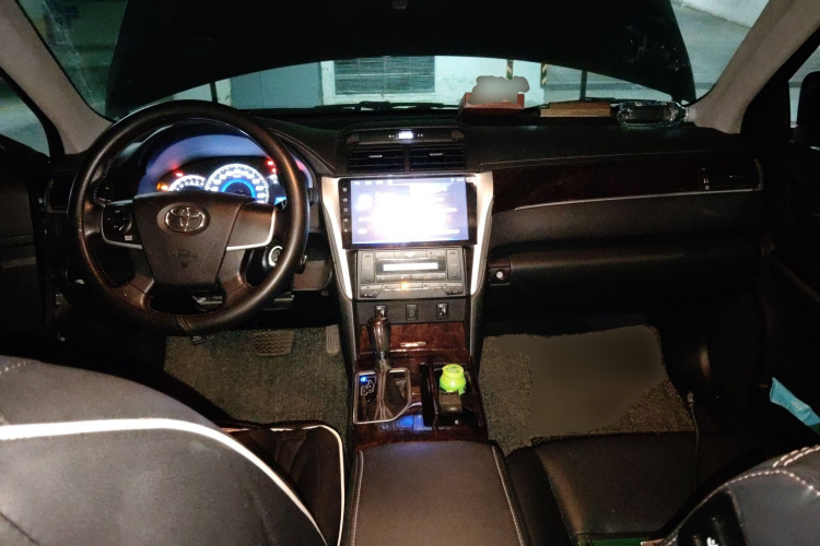 丰田 凯美瑞 2016款 2.0G 十周年纪念领先版中控内饰12