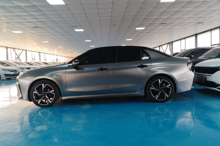 领克03 2023款 2.0TD DCT劲Pro车身外观4