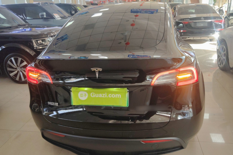 特斯拉 Model Y 2023款 后轮驱动版车身外观6