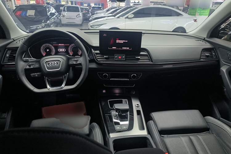 奥迪Q5L 2022款 40T 时尚动感型中控内饰7002