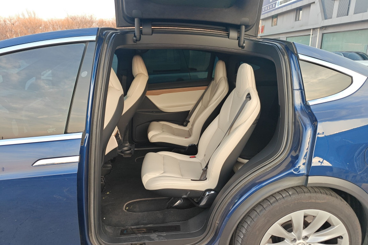 特斯拉 Model X 2019款 长续航版中控内饰21