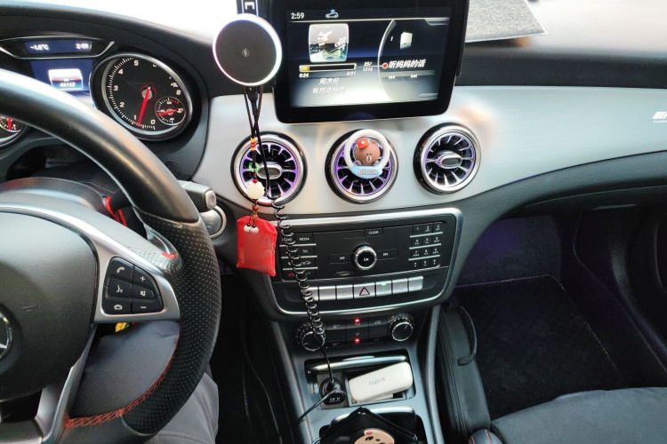 奔驰CLA 2018款 CLA 220 4MATIC局部细节16