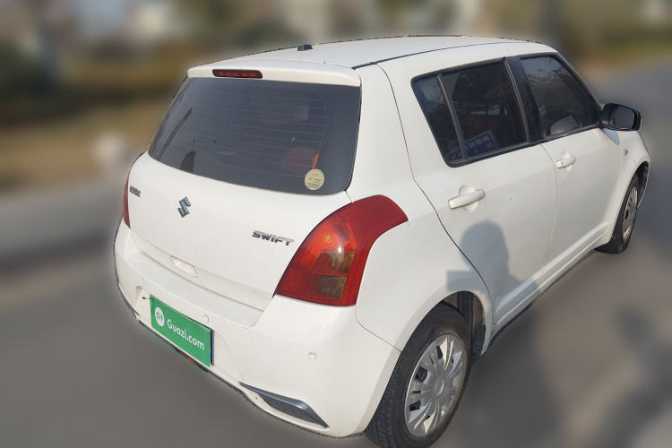 铃木 雨燕 2014款 1.3L 手动标准型车身外观6005