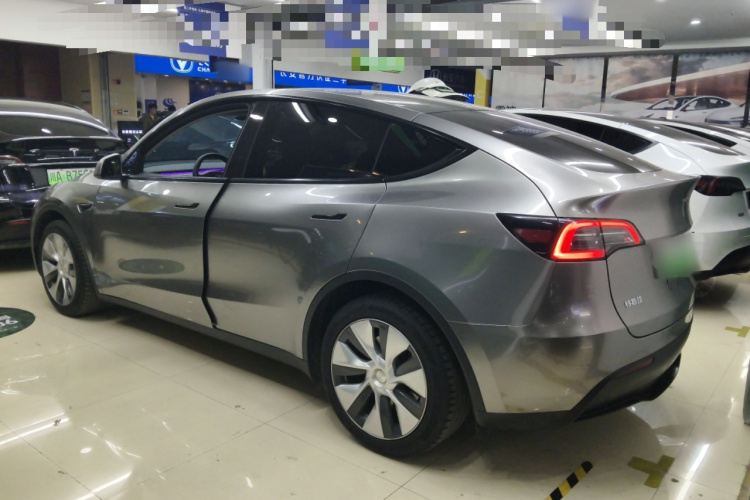 特斯拉 Model Y 2022款 改款 长续航全轮驱动版车身外观6003
