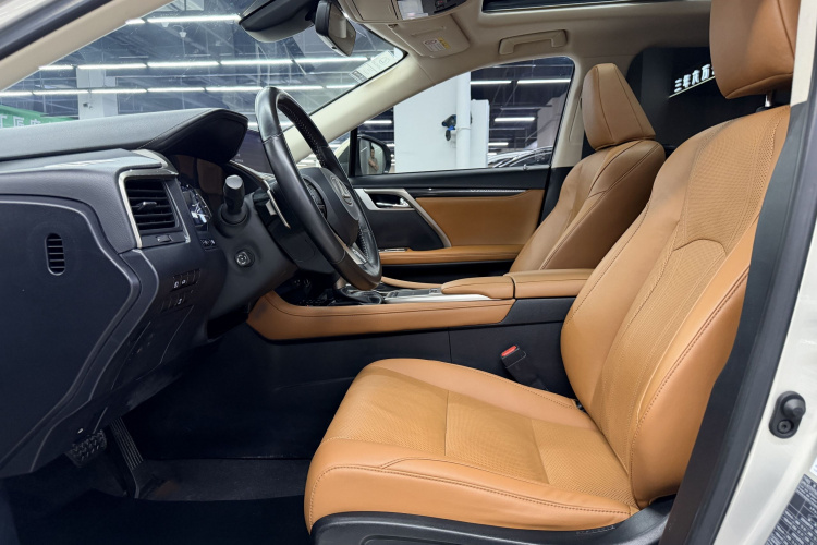 雷克萨斯RX 2020款 300 四驱典雅版 国VI中控内饰7005