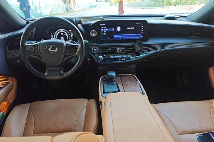 雷克萨斯LS 2021款 500h 卓越版中控内饰12