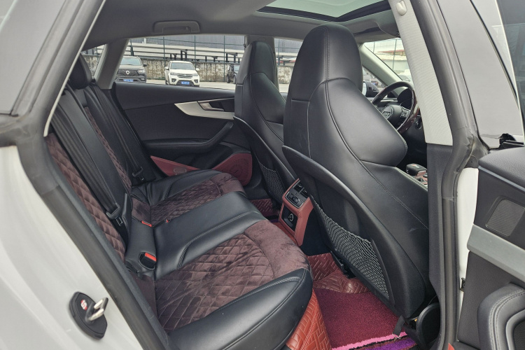 奥迪A5 2019款 Sportback 40 TFSI 时尚型中控内饰7004