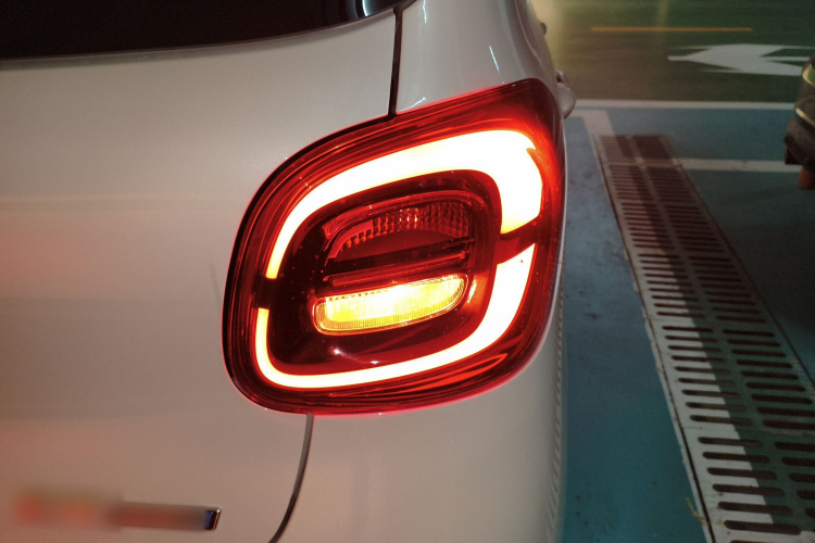 五菱汽车 宏光MINIEV 2025款 四门版 进阶款车身外观9