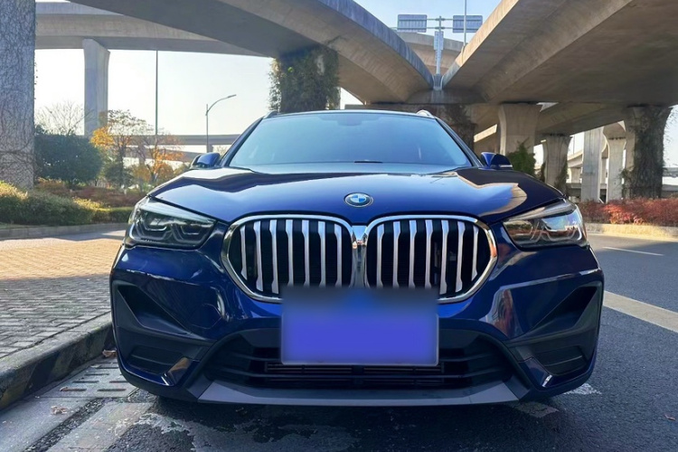 宝马X1 2020款 sDrive20Li 时尚型车身外观6005