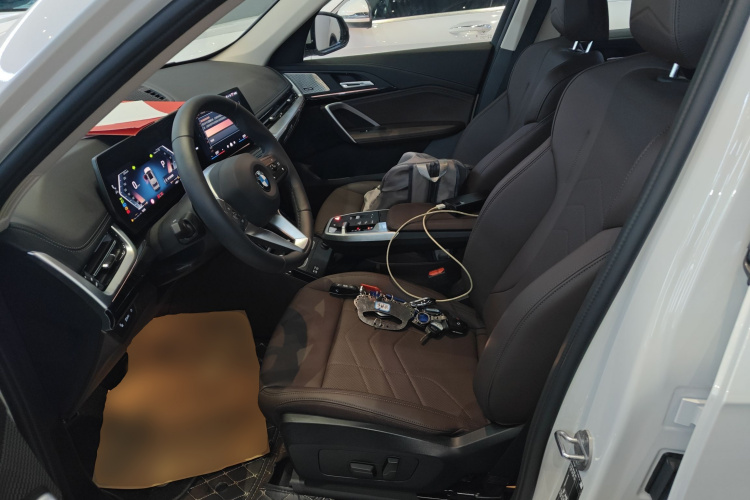 宝马X1 2023款 sDrive25Li X设计套装中控内饰19