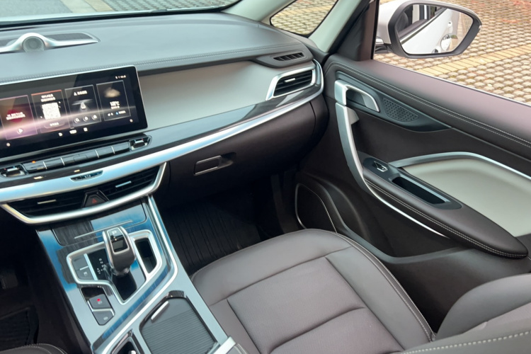 吉利汽车 嘉际 2021款 1.8TD DCT豪华型中控内饰7011