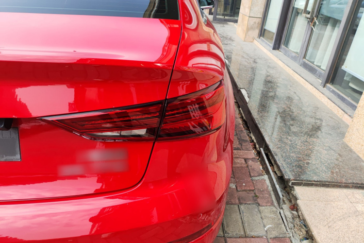 奥迪A3 2018款 30周年年型 Limousine 35 TFSI 时尚型车身外观9