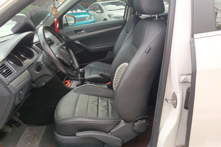 大众 朗逸 2017款 1.6L 手动舒适版中控内饰19