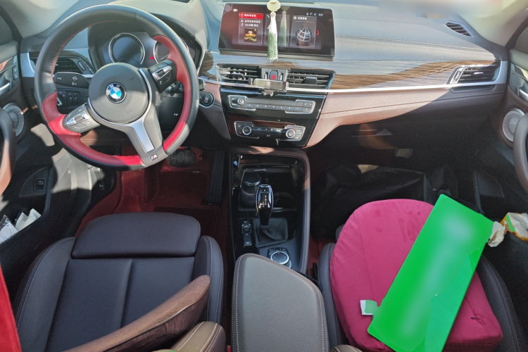 宝马X1 2021款 改款 xDrive25Li 尊享型中控内饰12
