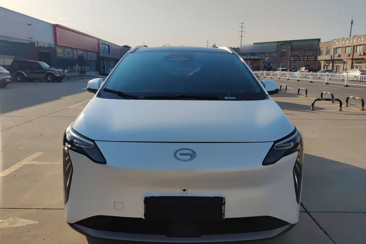 埃安 AION Y 2023款 Younger 星耀版车身外观2