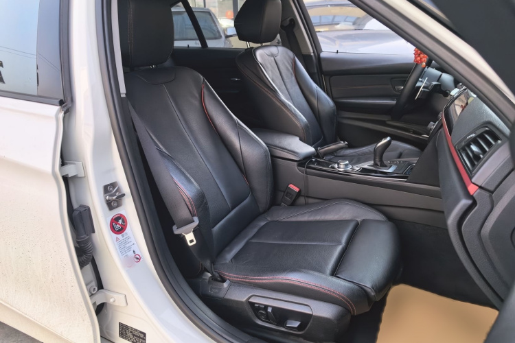 宝马3系(进口) 2013款 改款 328i运动设计套装局部细节41