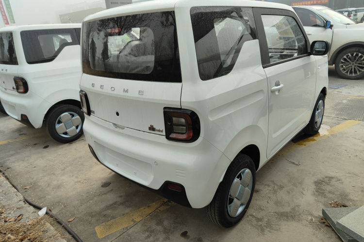 吉利银河 2024款 熊猫mini 200km 耐力熊车身外观7