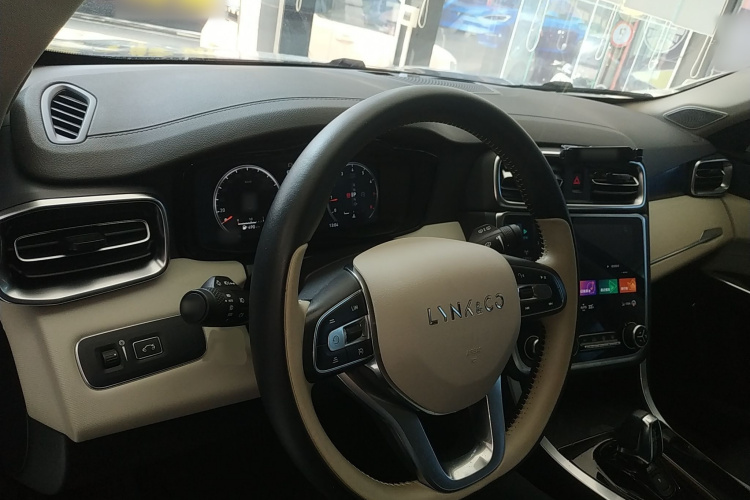 领克01 2019款 2.0T 两驱耀Pro版 国VI中控内饰7002