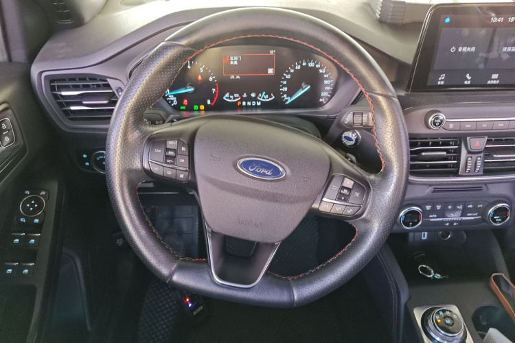 福特 福克斯 2020款 两厢 EcoBoost 180 自动ST Line局部细节13