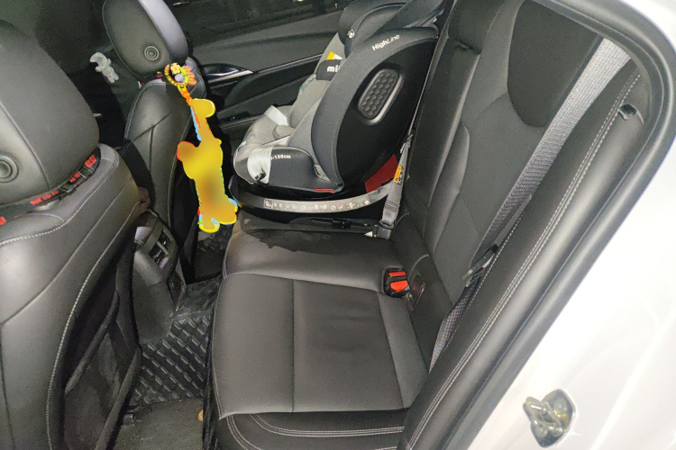 凯迪拉克CT4 2021款 28T 豪华型中控内饰21