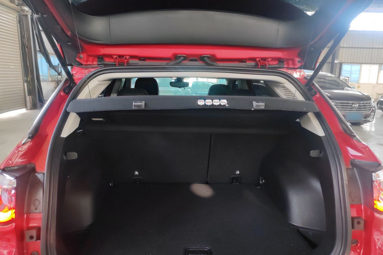 Jeep 指南者 2017款 200T 自动家享版机舱底盘23