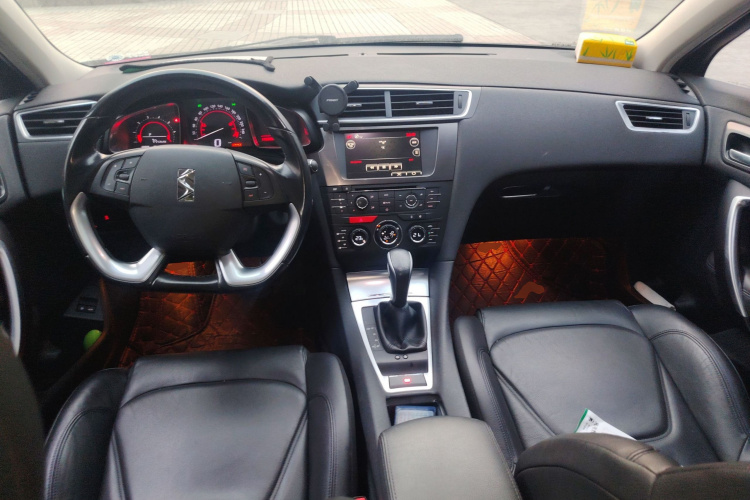 DS 5LS 2014款 1.6T 雅致版THP160中控内饰12