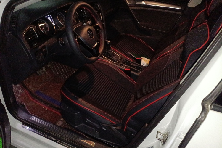 大众 高尔夫 2017款 230TSI 自动舒适百万辆纪念版中控内饰19