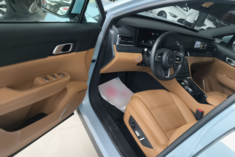 理想汽车 理想ONE 2021款 增程6座版中控内饰20