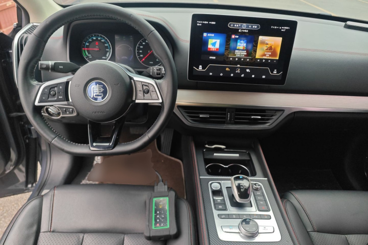 比亚迪 唐新能源 2018款 DM 2.0T 全时四驱智联创睿型 7座 国V中控内饰12