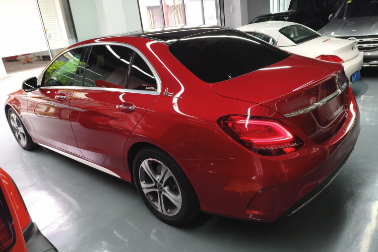 奔驰C级 2021款 C 260 L 运动版车身外观4