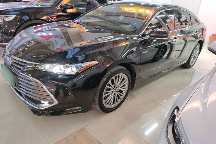 丰田 亚洲龙 2019款 双擎 2.5L XLE尊贵版 国VI车身外观4