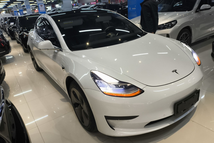 特斯拉 Model 3 2020款 标准续航后驱升级版车身外观3