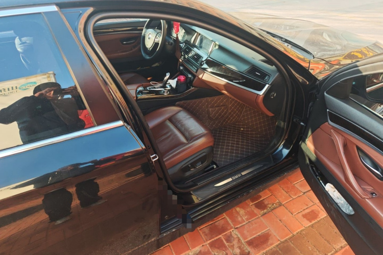 宝马5系 2014款 525Li 领先型局部细节9005