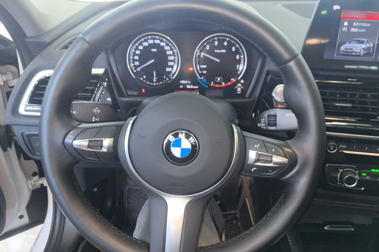 宝马1系 2022款 125i M运动曜夜版中控内饰13