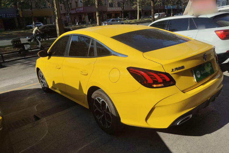 名爵 MG5 2022款 180DVVT CVT青春旗舰版车身外观4