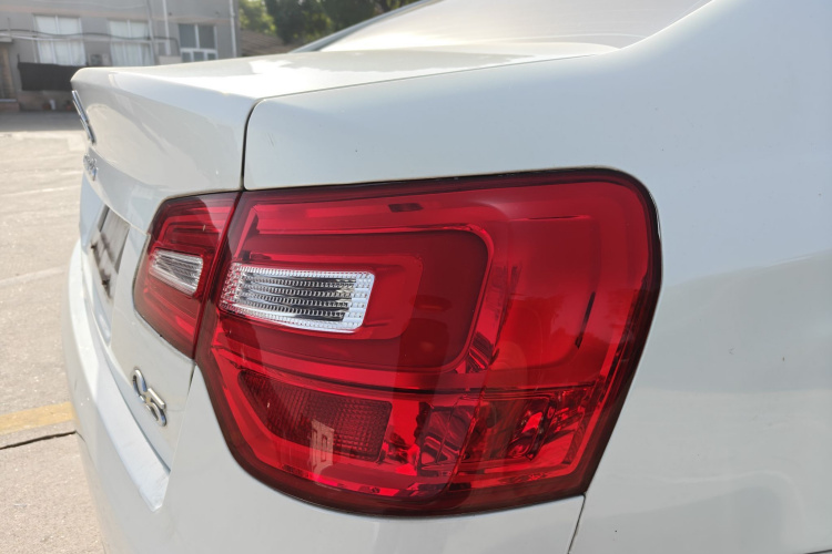 雪铁龙C5 2014款 2.0L 自动尊享型车身外观6006