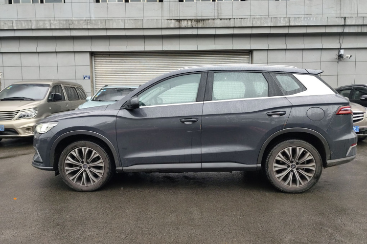 比亚迪 宋Pro新能源 2019款 DM 1.5T 四驱性能版旗舰型车身外观4