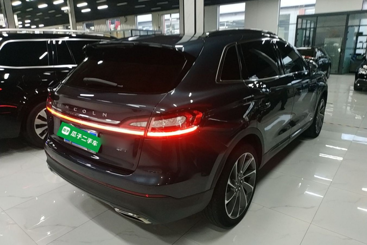 林肯 航海家 2022款 2.7T 四驱尊雅版车身外观7