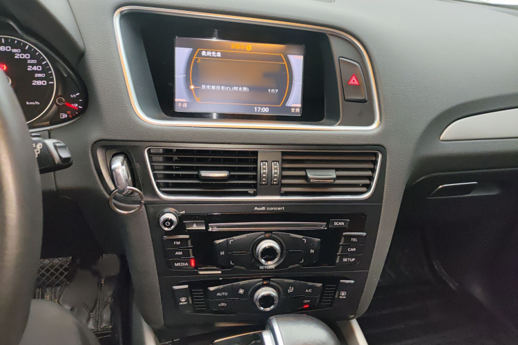 奥迪Q5 2016款 40 TFSI 进取型局部细节16