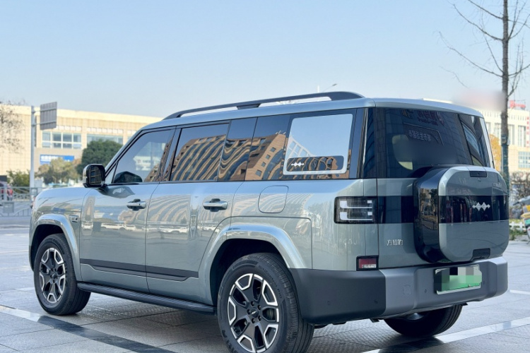 方程豹 钛7 2025款 135KM两驱Pro版车身外观6002