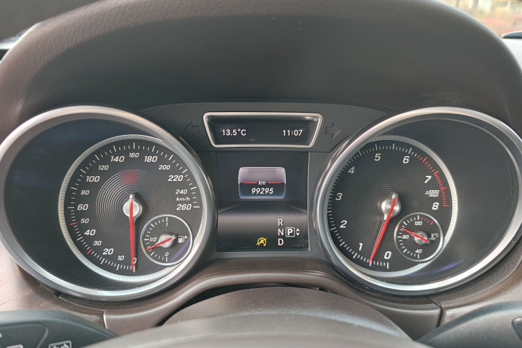 奔驰GLE 2016款 GLE 400 4MATIC中控内饰7007