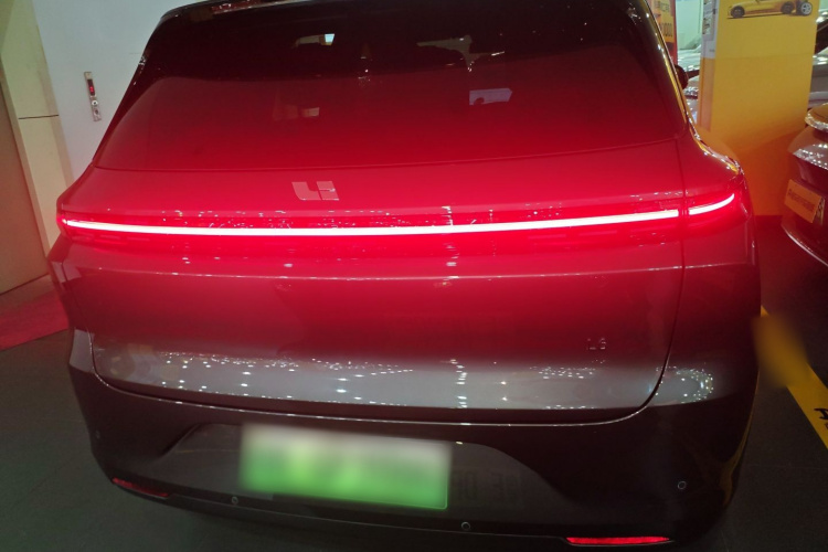 理想汽车 理想L6 2024款 Pro车身外观6