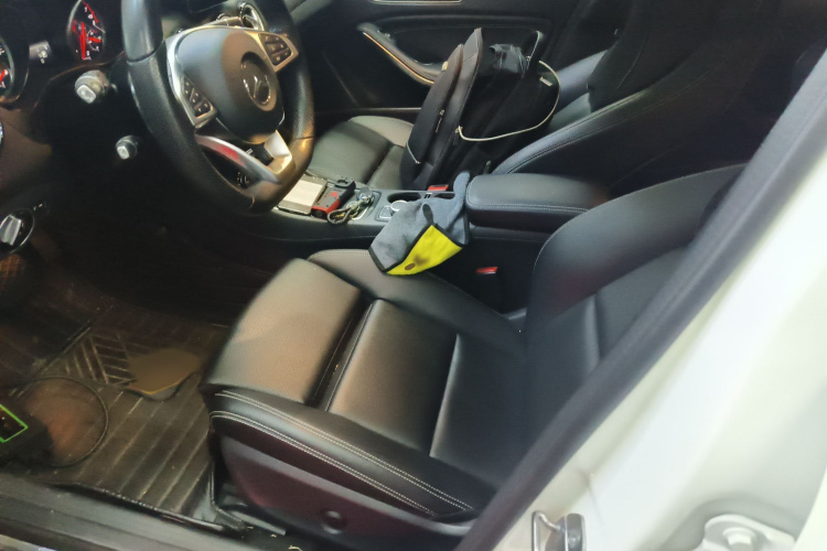 奔驰GLA 2019款 GLA 200 动感型局部细节19