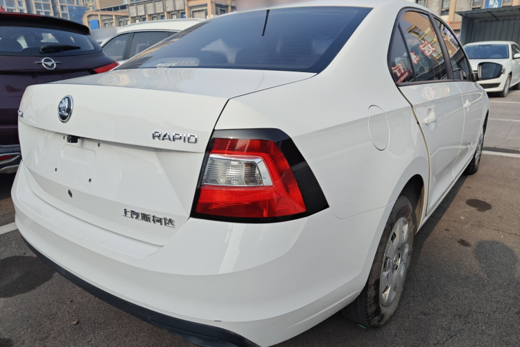 斯柯达 昕锐 2018款 1.4L 手动标准版车身外观7