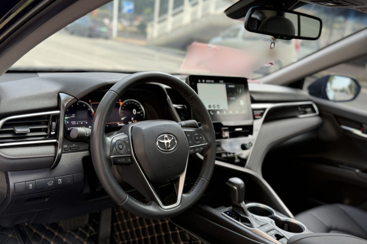 丰田 凯美瑞 2023款 2.5G 豪华版中控内饰7012