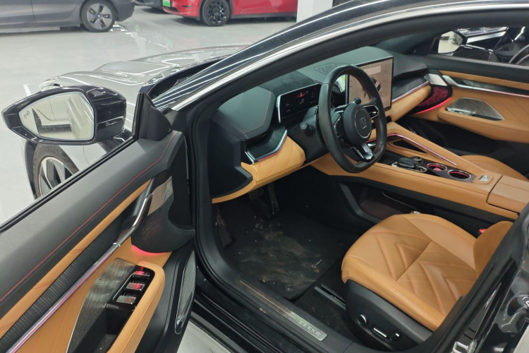 极氪001 2022款 超长续航双电机 YOU版中控内饰7003