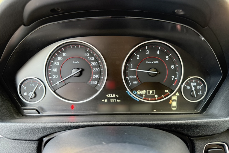 宝马3系 2017款 320Li M运动型局部细节14