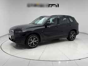 宝马X5 2023款 xDrive 30Li 尊享型M运动曜夜套装